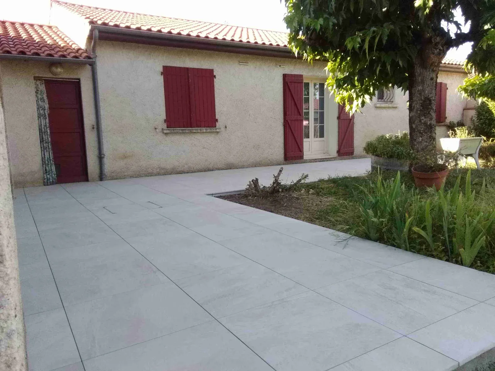 Terrasse sur plots réalisée par Guillaume Ventelon
